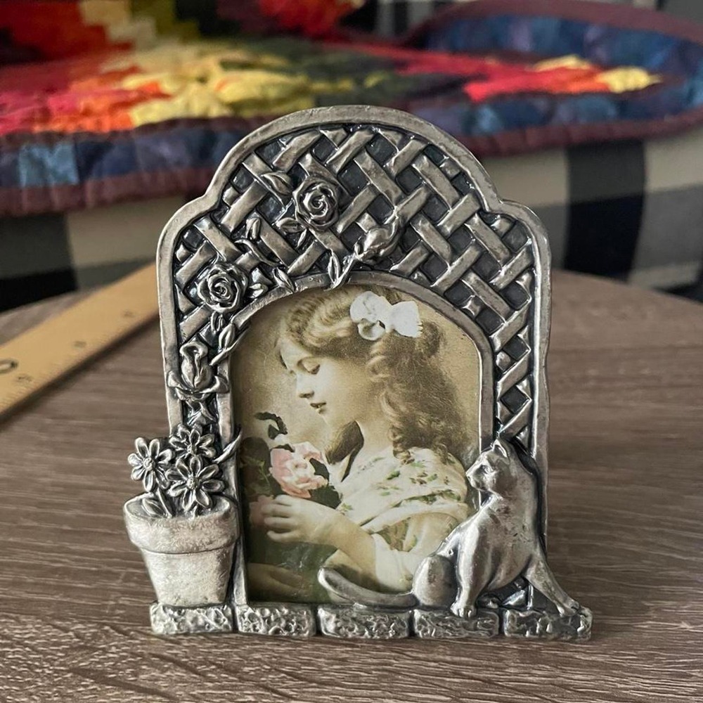 Vintage Silver Tone Metal Picture Frame